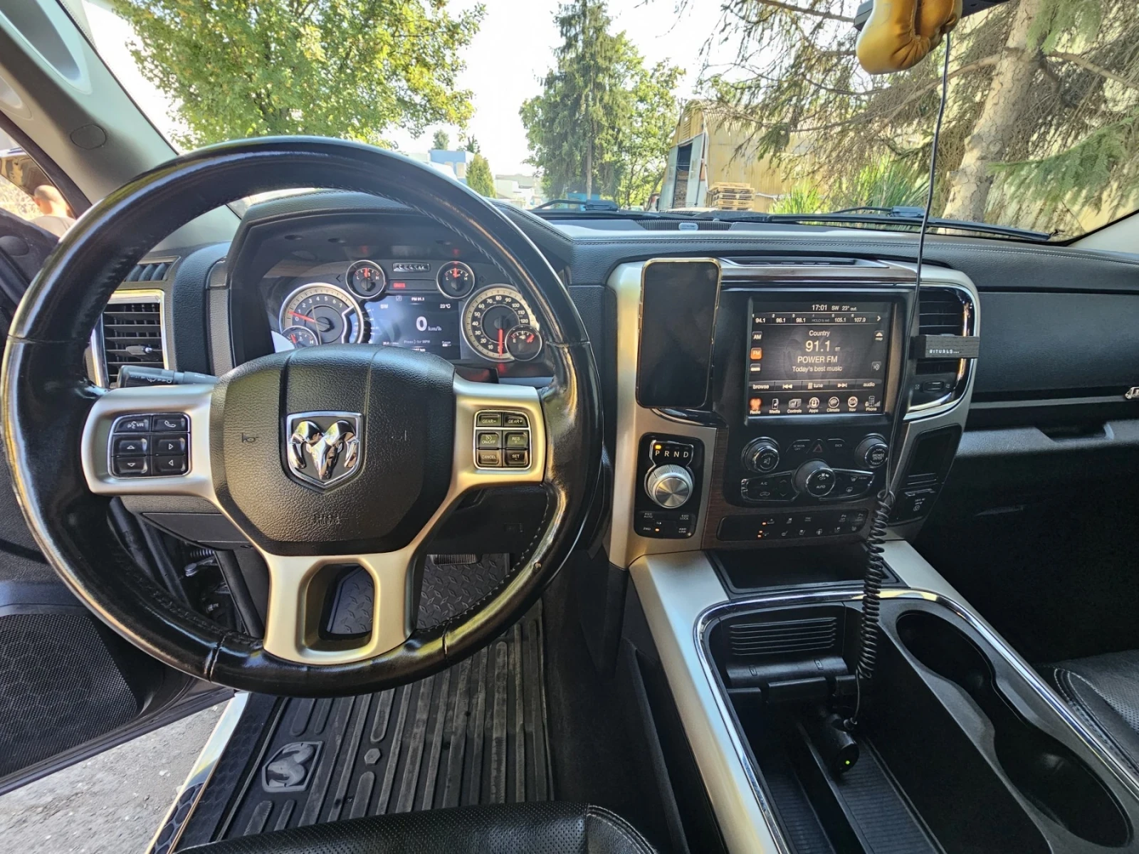 Dodge RAM 1500 LARAMIE - изображение 6