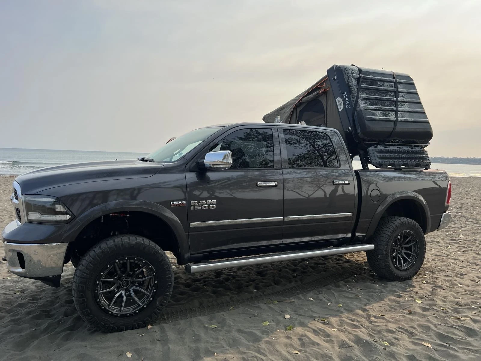 Dodge RAM 1500 LARAMIE - изображение 9