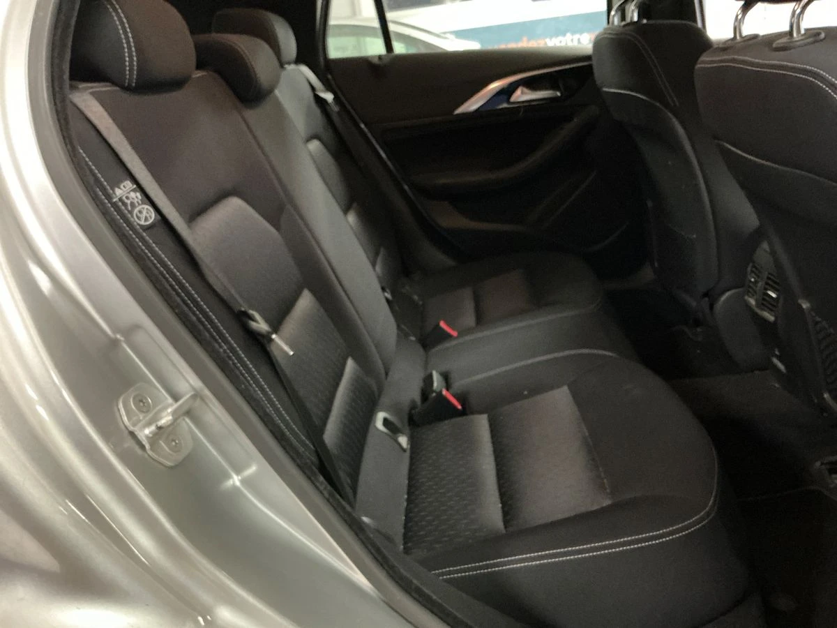 Infiniti Q30 2.2d Bose/Сервизна история/Отопление на седалките - изображение 8