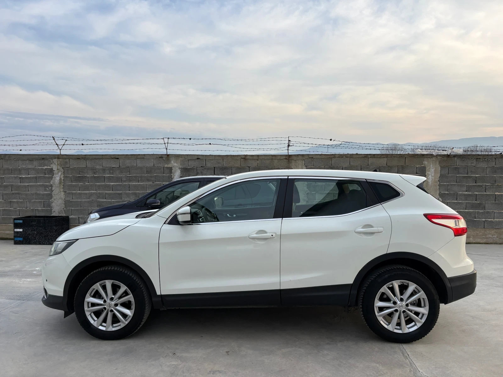 Nissan Qashqai 1.5 DCi* 110* LED* 6ск* EURO6* , снимка 7 - Автомобили и джипове - 53712292