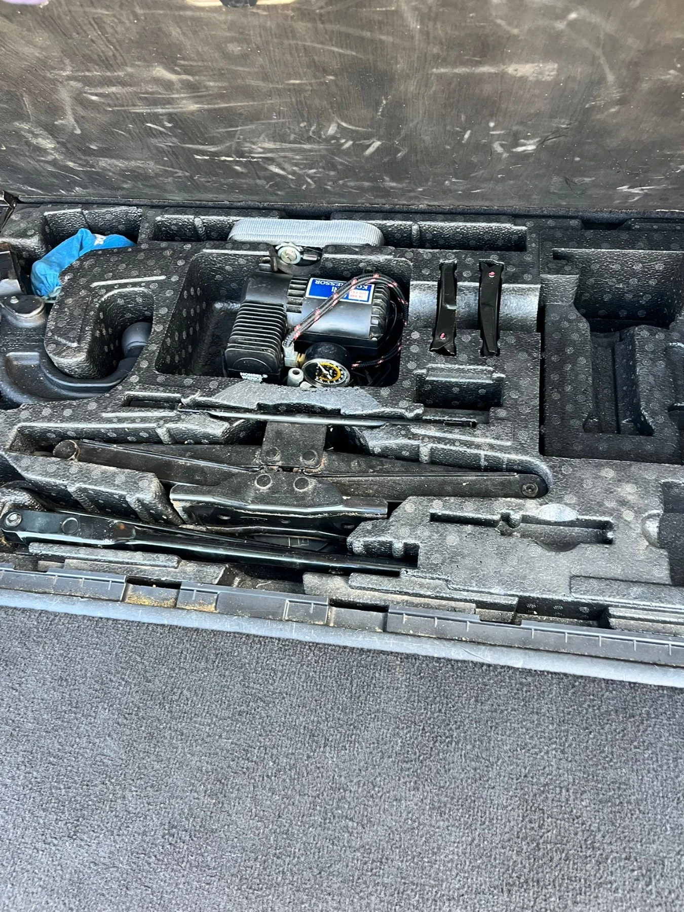 Land Rover Discovery, снимка 8 - Автомобили и джипове - 54032261