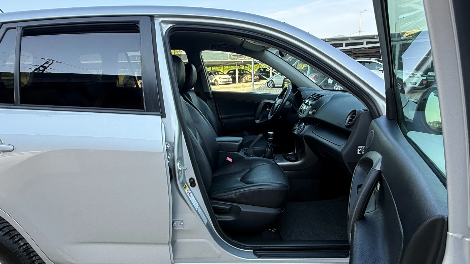 Toyota Rav4 2.2D4D-150кс/Key less/Face/EURO 5/ВНОС ОТ ИТАЛИЯ, снимка 13 - Автомобили и джипове - 54891318