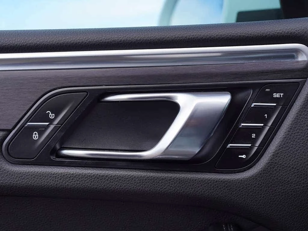 Porsche Macan * GTS Panoramic roof BSM * CARFAX * ЦЕНА ДО БГ, снимка 11 - Автомобили и джипове - 54917539