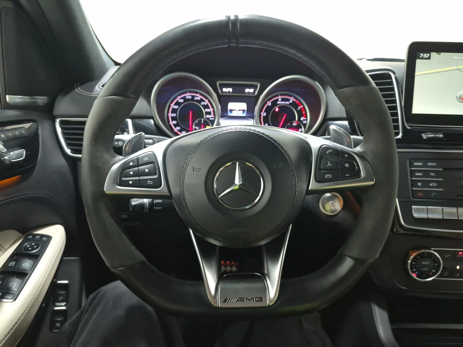 Mercedes-Benz GLS 63 AMG, снимка 10 - Автомобили и джипове - 55004298