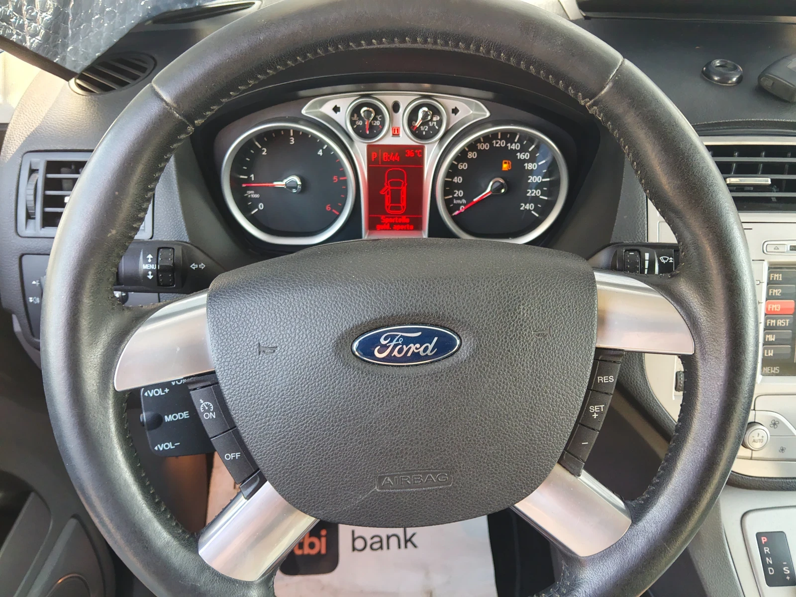 Ford Kuga 2.0 CDTI, снимка 16 - Автомобили и джипове - 56041333
