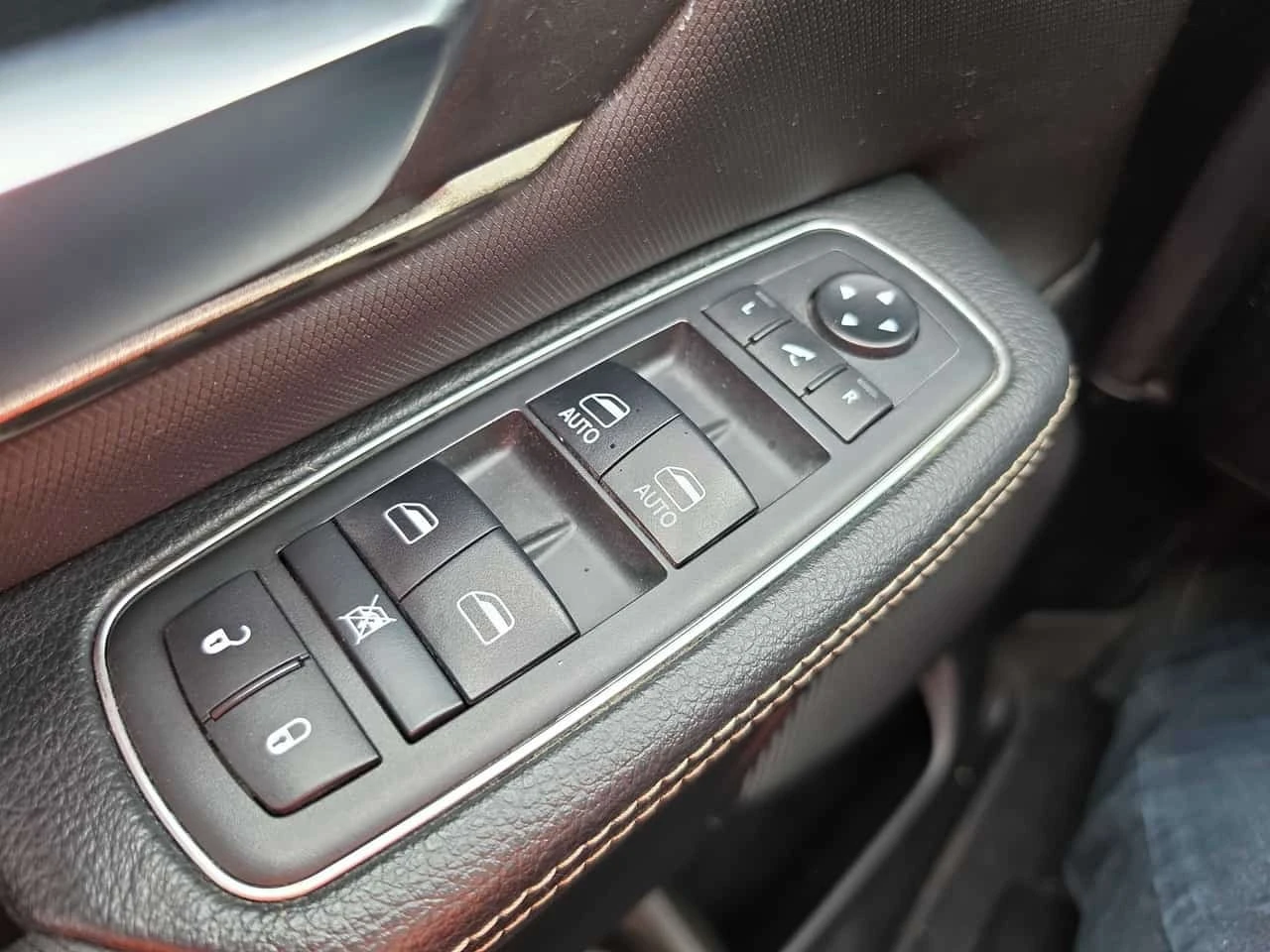 Dodge RAM 1500 * Sport * ���������� * ������ ���������������� | Mobile.bg � ����������� 12