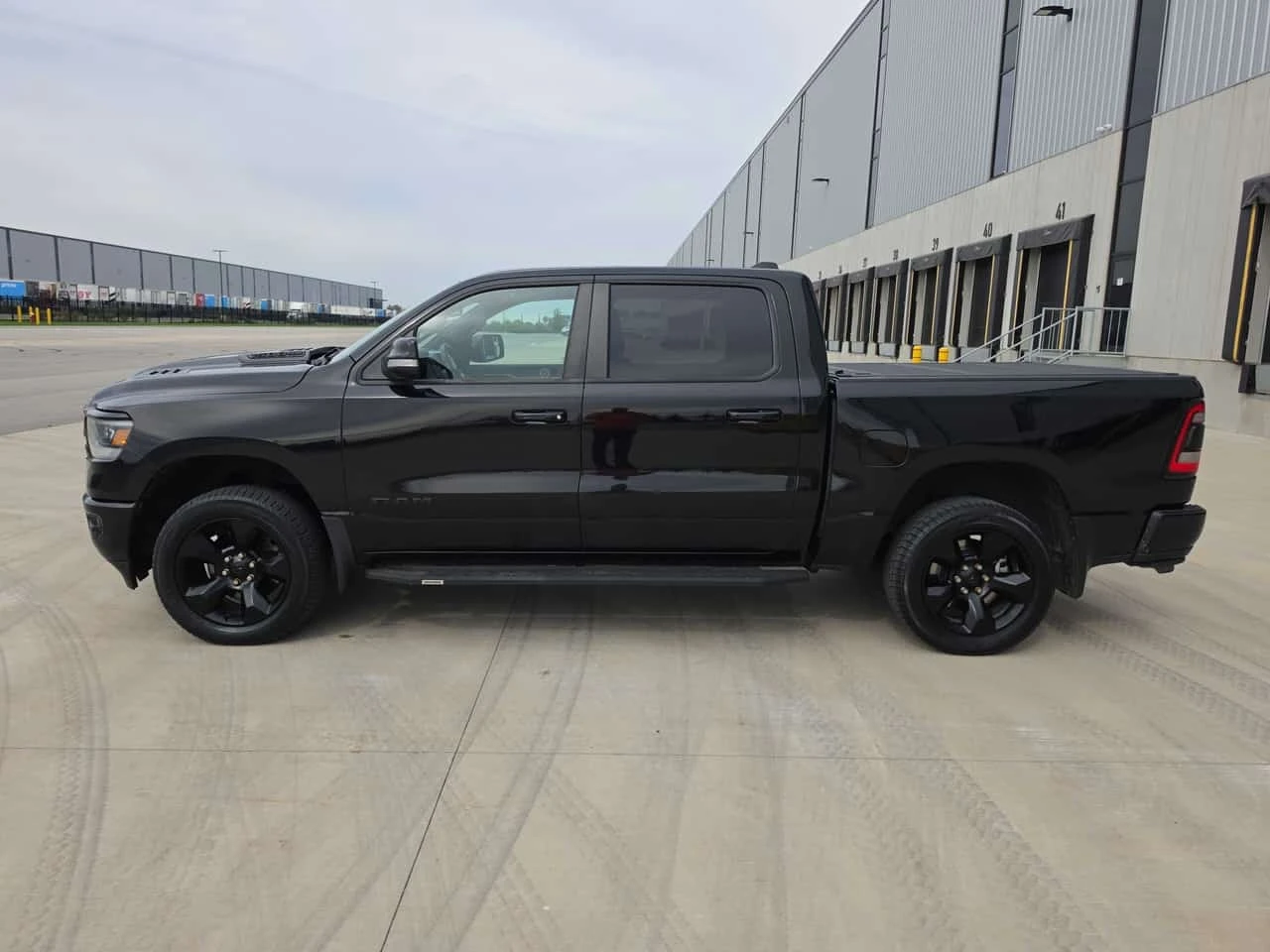 Dodge RAM 1500 * Sport * ���������� * ������ ���������������� | Mobile.bg � ����������� 3