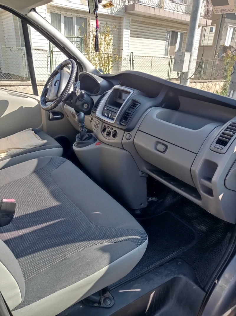 Opel Vivaro, снимка 8 - Бусове и автобуси - 52309020