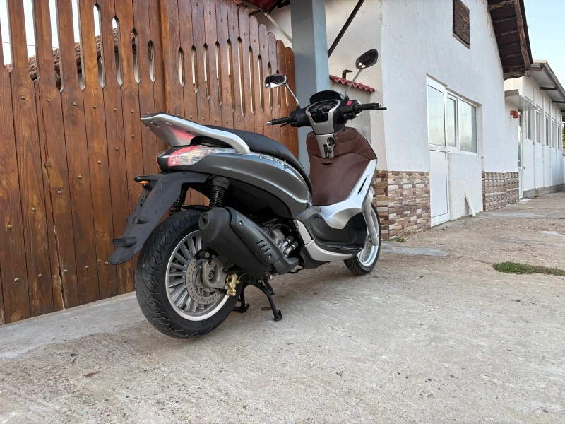 Piaggio Beverly 300 ABS ASR, снимка 8 - Мотоциклети и мототехника - 51968741