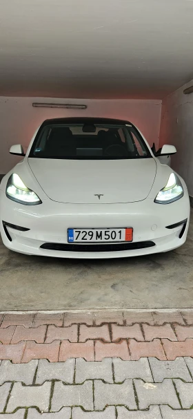  Tesla Model 3