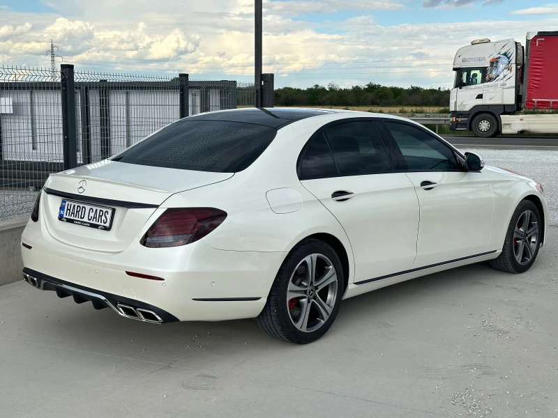 Mercedes-Benz E 400 4-Matic* 6.3AMG-Pack* 360cam* 9-G* , снимка 4 - Автомобили и джипове - 45967784