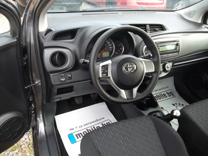 Toyota Yaris 1.0 vvti, снимка 8 - Автомобили и джипове - 47299272