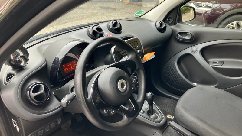 Smart Forfour 18 kw, снимка 8 - Автомобили и джипове - 49094470