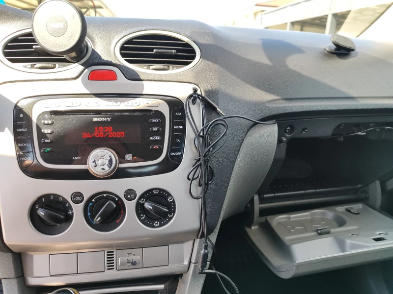 Ford Focus 1.6 TDCi, снимка 10 - Автомобили и джипове - 51477681