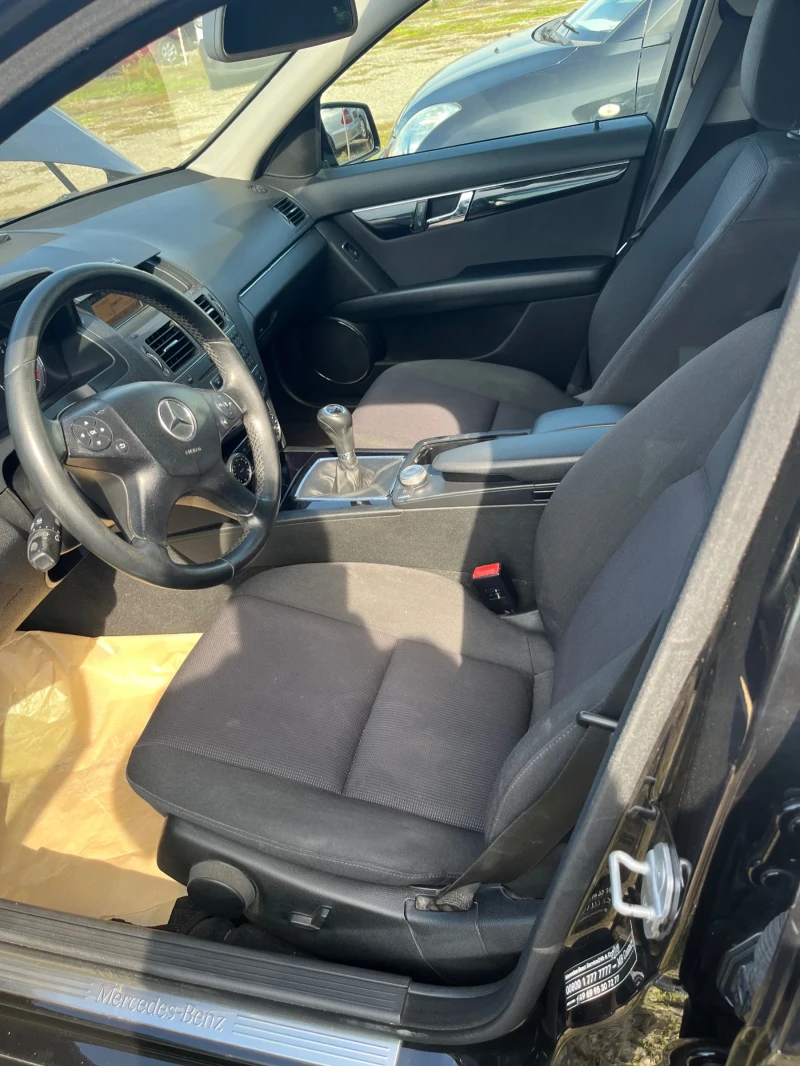 Mercedes-Benz C 180 CGI 1, 8 BlueEFFICIENCY, снимка 16 - Автомобили и джипове - 52561748