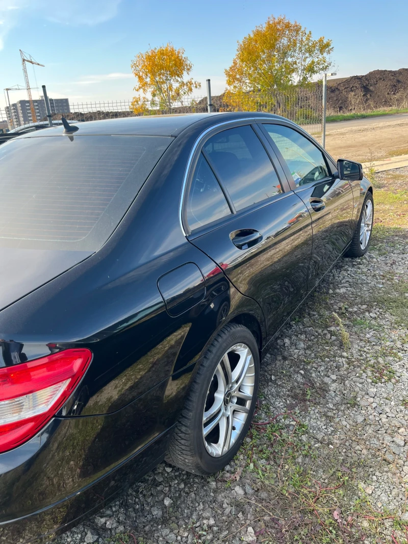 Mercedes-Benz C 180 CGI 1, 8 BlueEFFICIENCY, снимка 3 - Автомобили и джипове - 52561748
