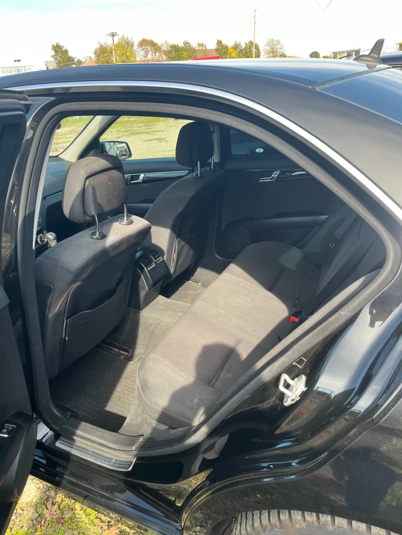 Mercedes-Benz C 180 CGI 1, 8 BlueEFFICIENCY, снимка 15 - Автомобили и джипове - 52561748