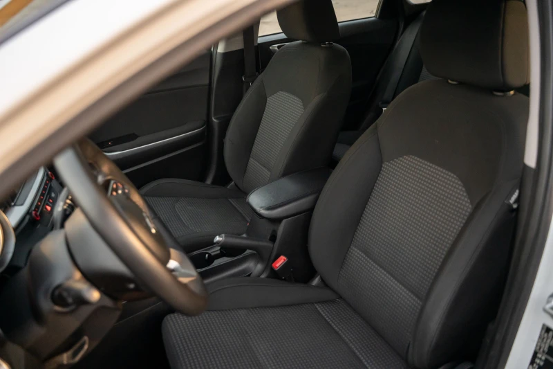 Kia Ceed 1.4 100к.с., снимка 15 - Автомобили и джипове - 52697444