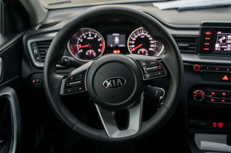 Kia Ceed 1.4 100к.с., снимка 8 - Автомобили и джипове - 52697444