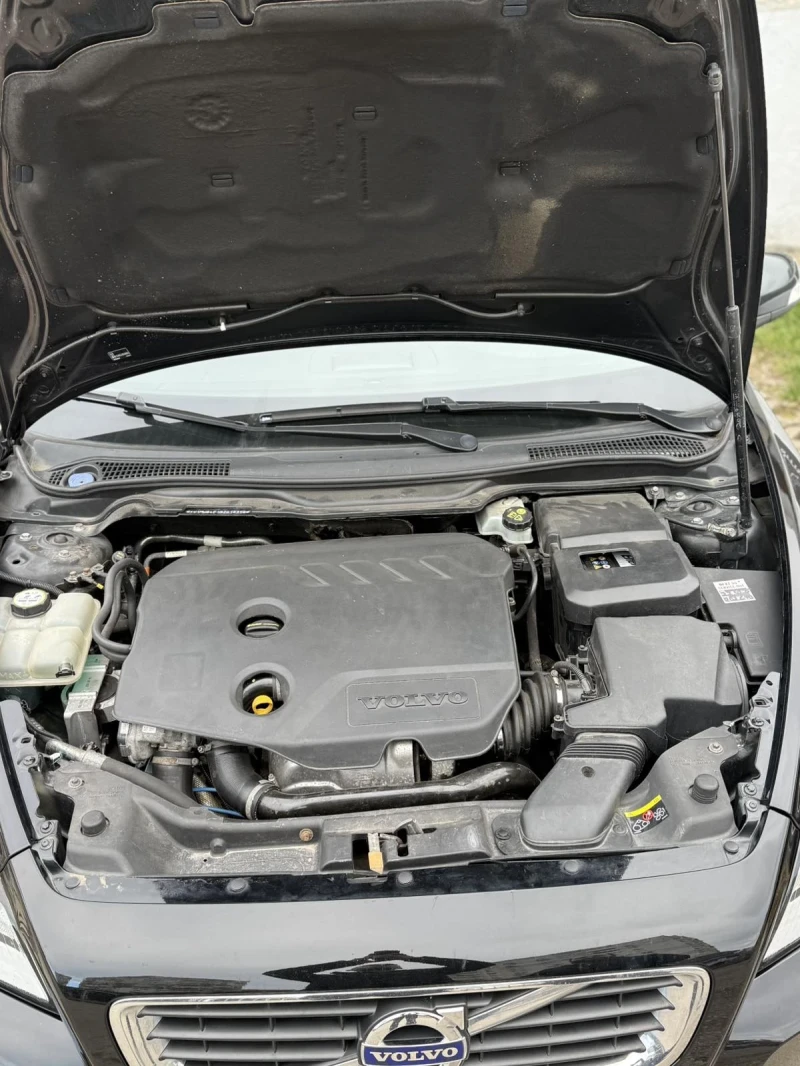 Volvo V50 Дизел, снимка 9 - Автомобили и джипове - 52772819