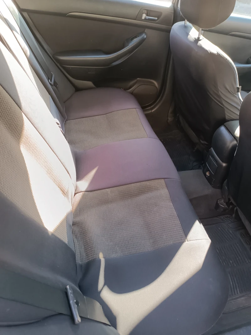 Toyota Avensis T25, снимка 8 - Автомобили и джипове - 52806325