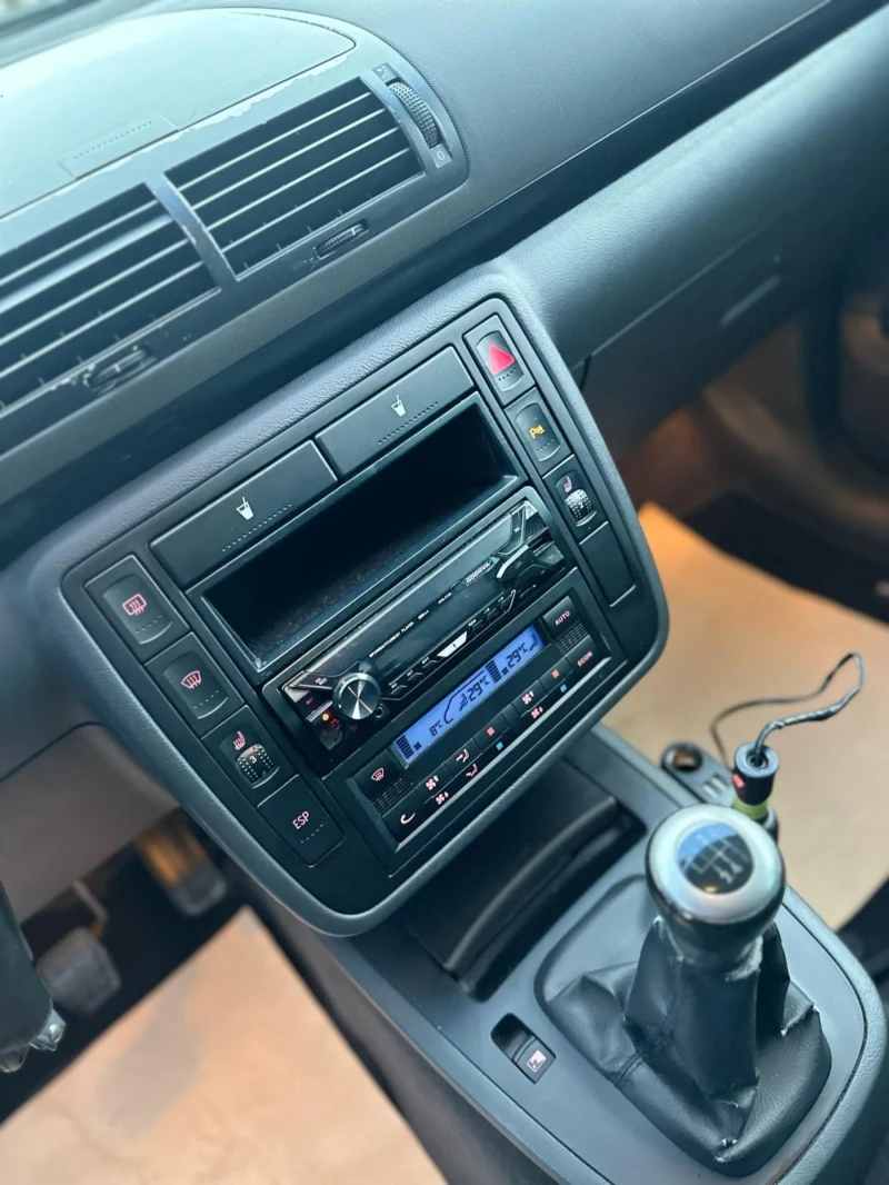 VW Sharan, снимка 6 - Автомобили и джипове - 52908528