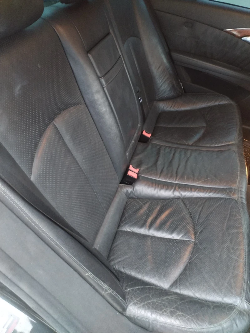 Mercedes-Benz E 220, снимка 10 - Автомобили и джипове - 52965787