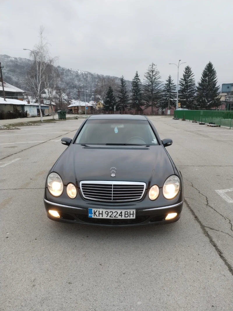 Mercedes-Benz E 220, снимка 3 - Автомобили и джипове - 52965787