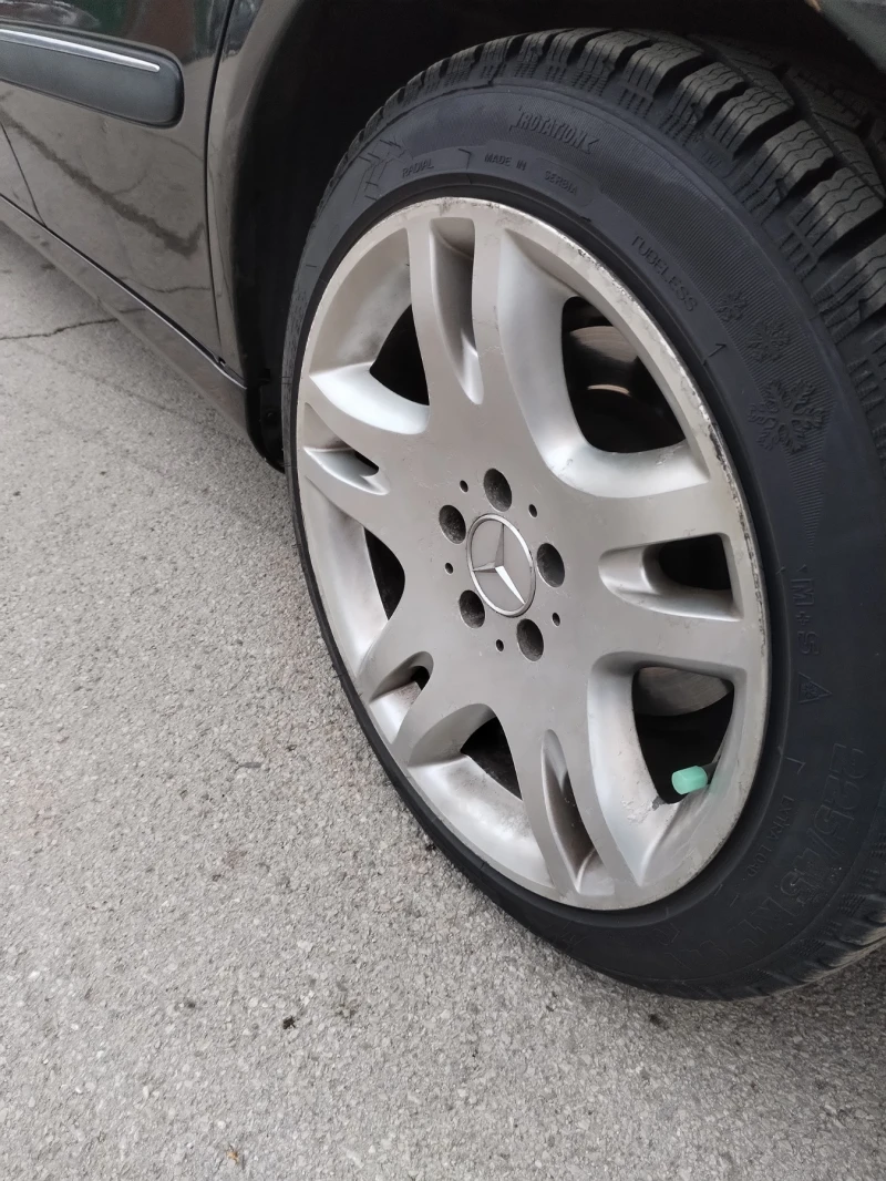 Mercedes-Benz E 220, снимка 9 - Автомобили и джипове - 52965787