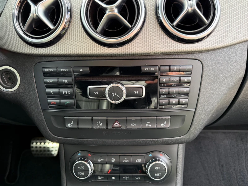 Mercedes-Benz B 200 CDI Sport.Xenon.Панорама., снимка 11 - Автомобили и джипове - 53559321