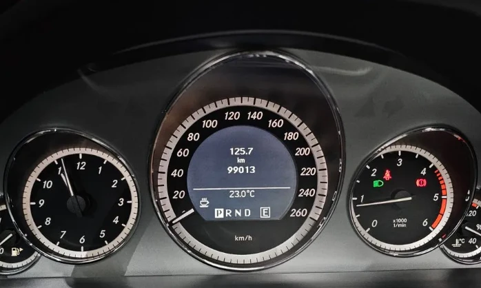 Mercedes-Benz E 220 Avantgarde - изображение 8