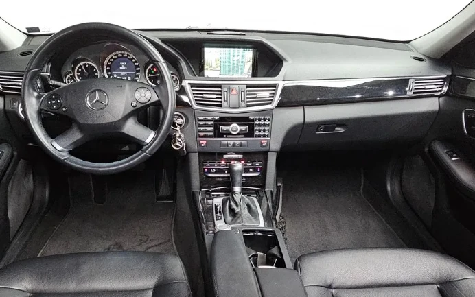 Mercedes-Benz E 220 Avantgarde - изображение 7