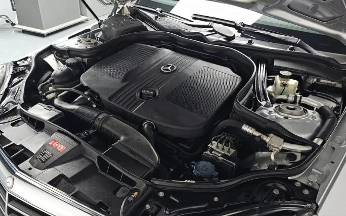 Mercedes-Benz E 220 Avantgarde - изображение 6