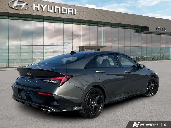 Hyundai Elantra N Line Ultimate Fwd | 2 Keys| Leather | CARFAX, снимка 6 - Автомобили и джипове - 54784381