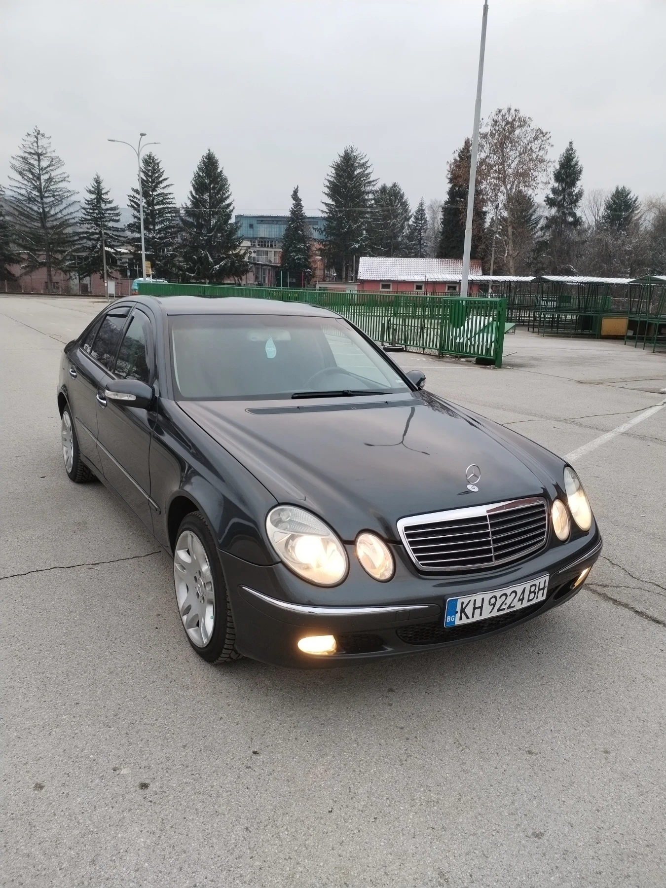 Mercedes-Benz E 220, снимка 1