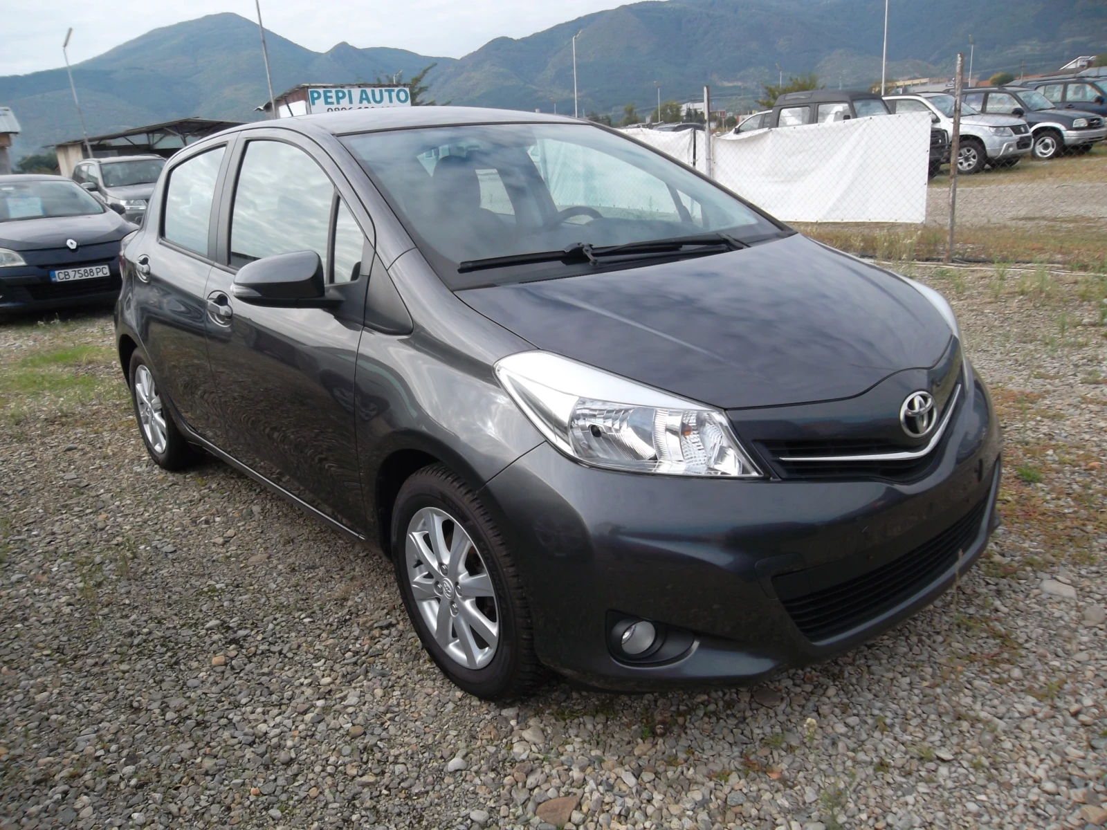 Toyota Yaris 1.0 vvti - изображение 3