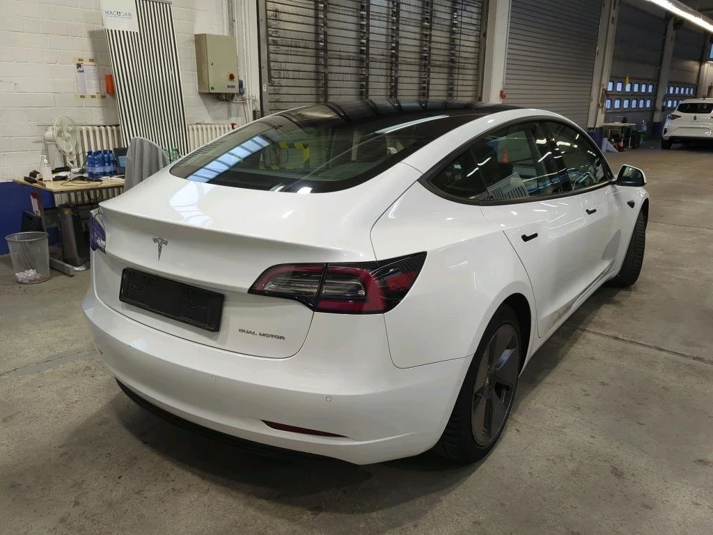 Tesla Model 3 Long Range - изображение 2