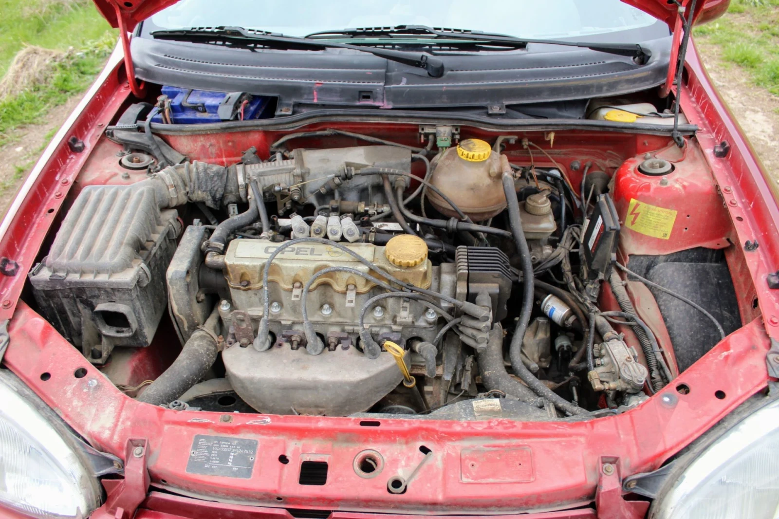 Opel Corsa 1.4 si 82к.с - изображение 10