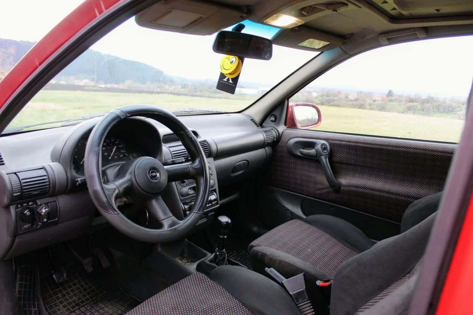 Opel Corsa 1.4 si 82к.с - изображение 8