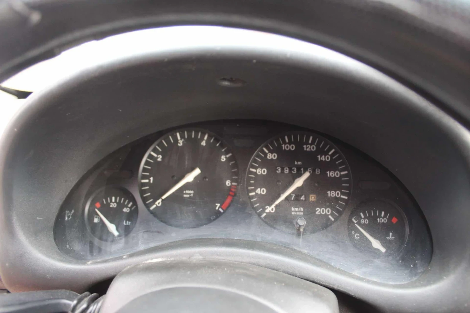 Opel Corsa 1.4 si 82к.с - изображение 9