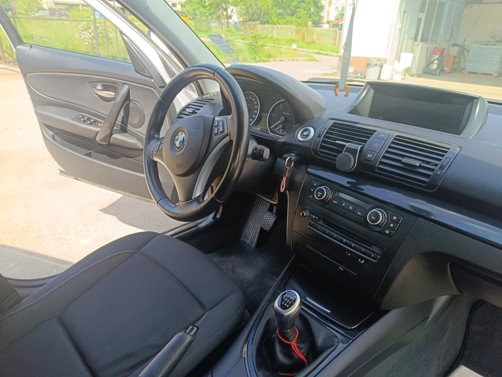 BMW 118  - изображение 10