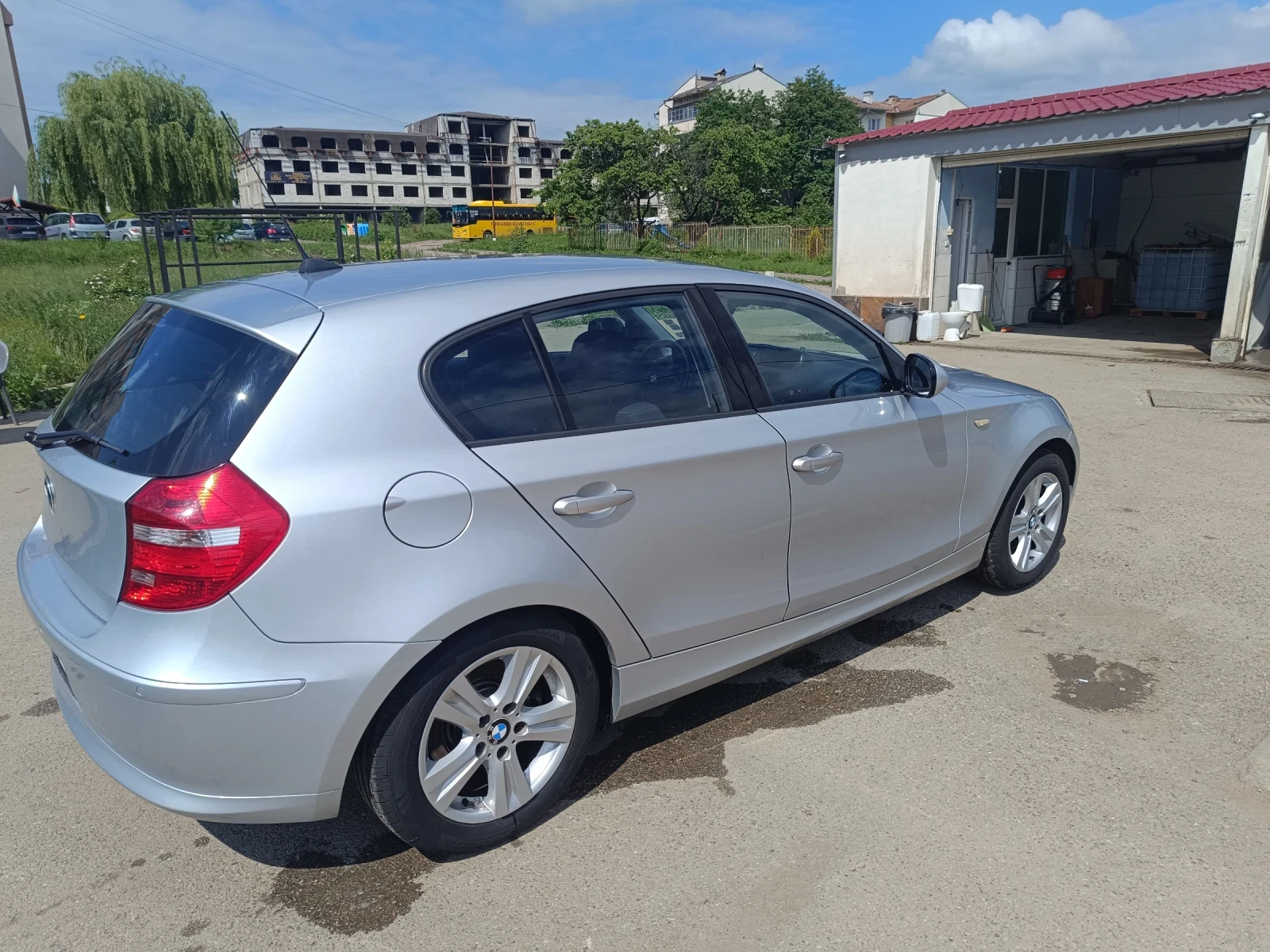 BMW 118  - изображение 7