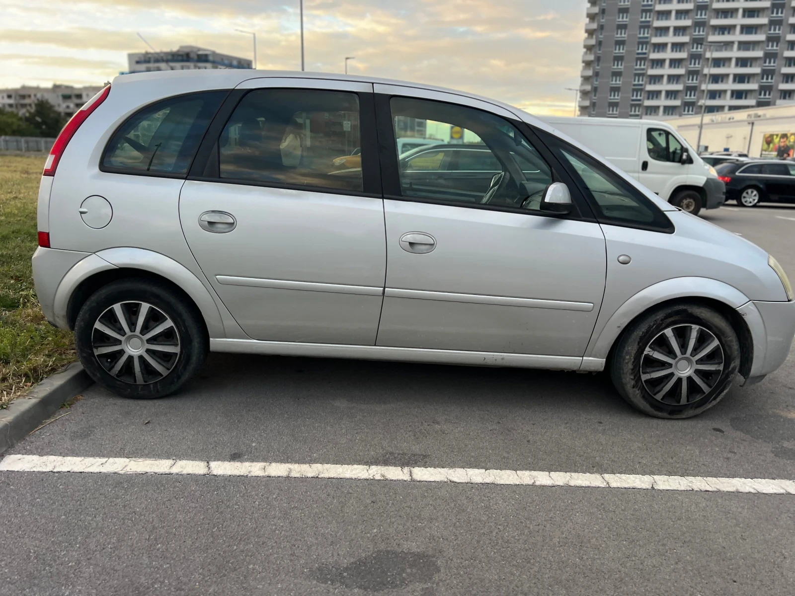Opel Meriva 1, 4 GAZ - изображение 9