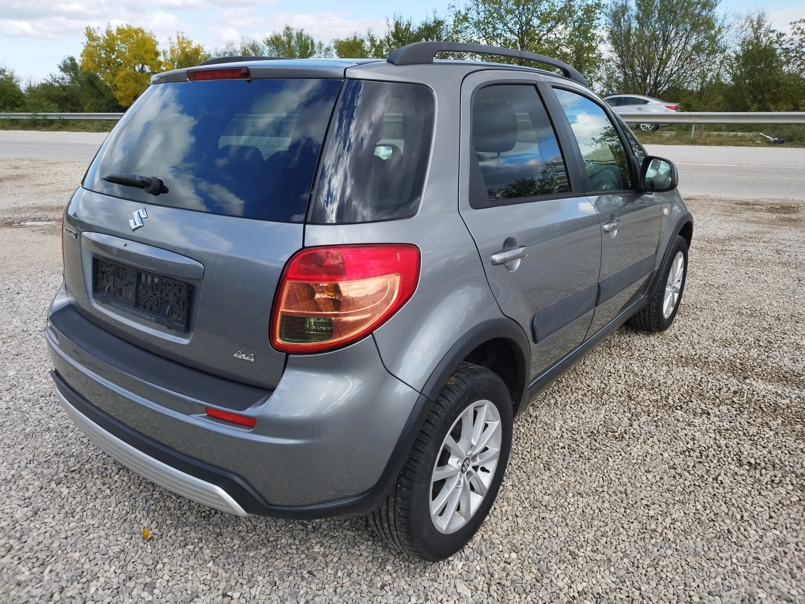Suzuki SX4 1.6 i 107kc - изображение 5