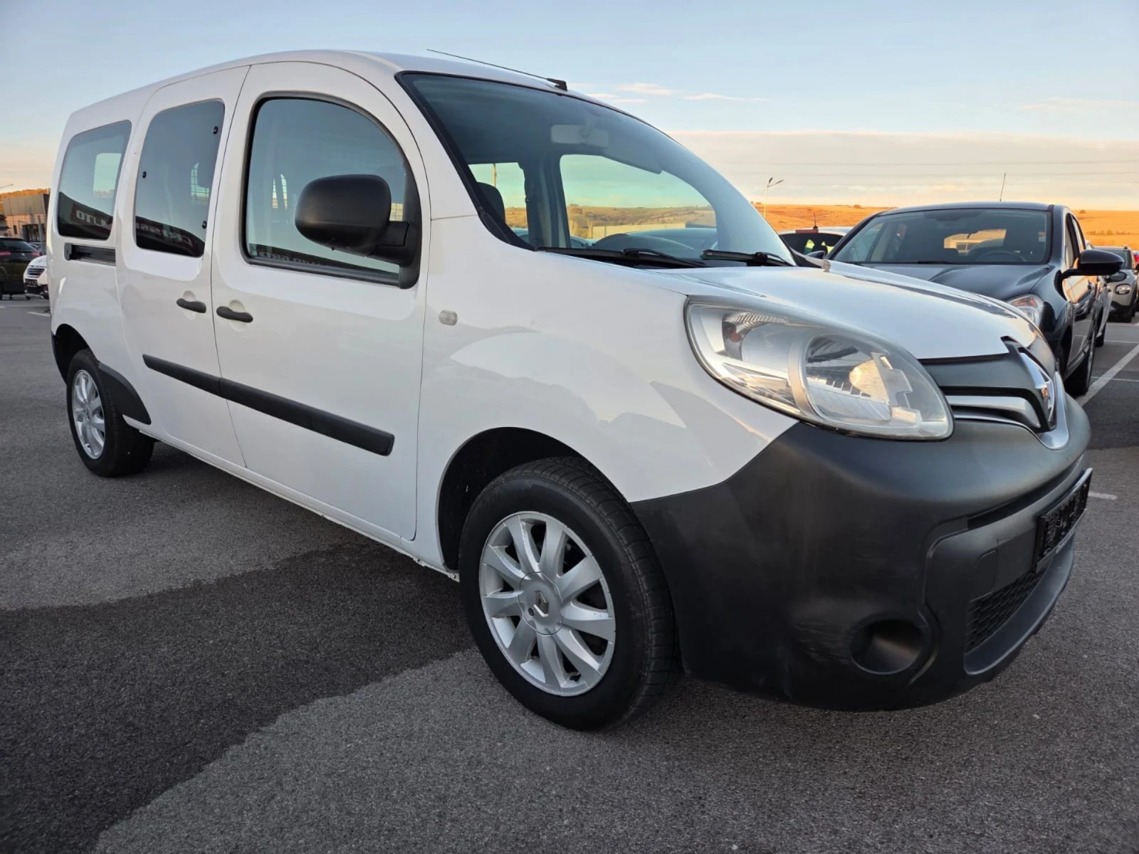 Renault Kangoo 1.5 dci MAXI - изображение 3