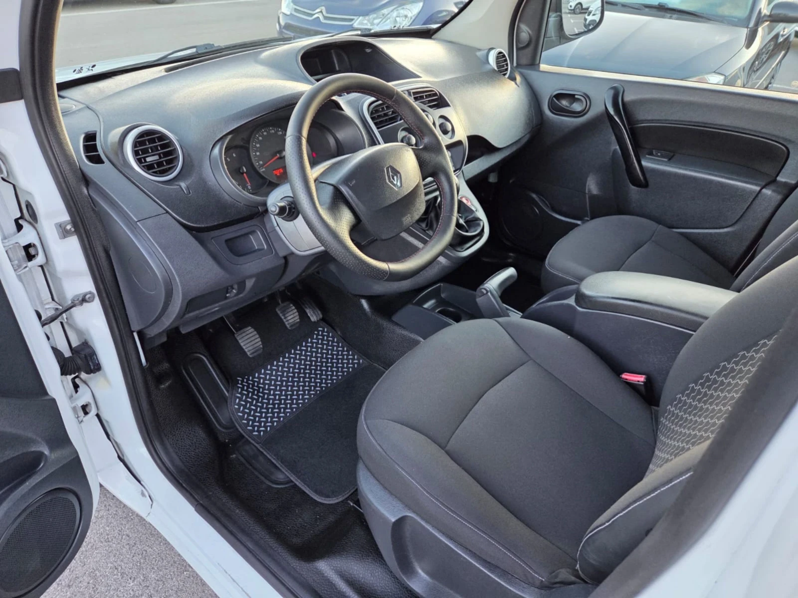 Renault Kangoo 1.5 dci MAXI - изображение 8