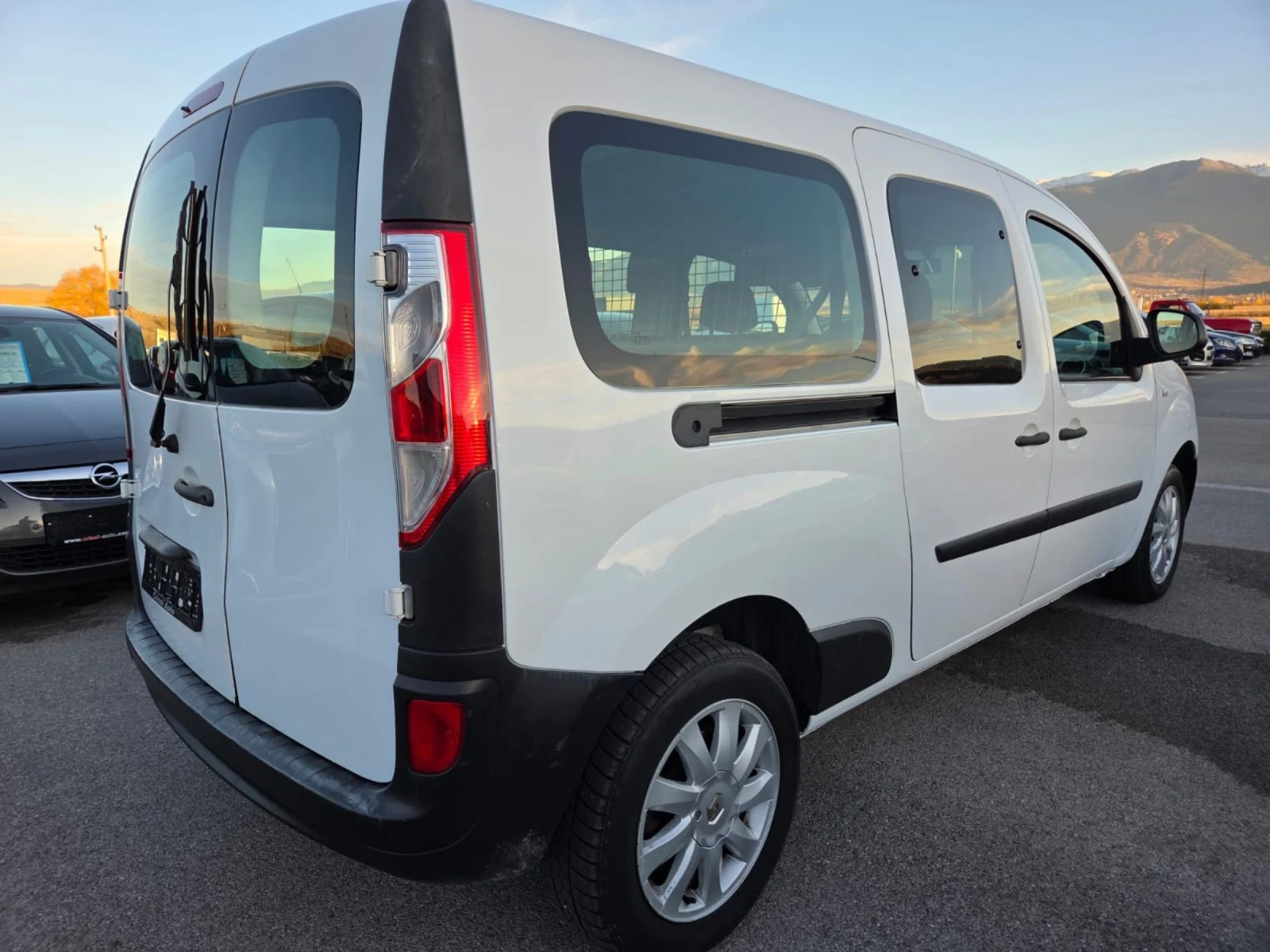 Renault Kangoo 1.5 dci MAXI - изображение 4