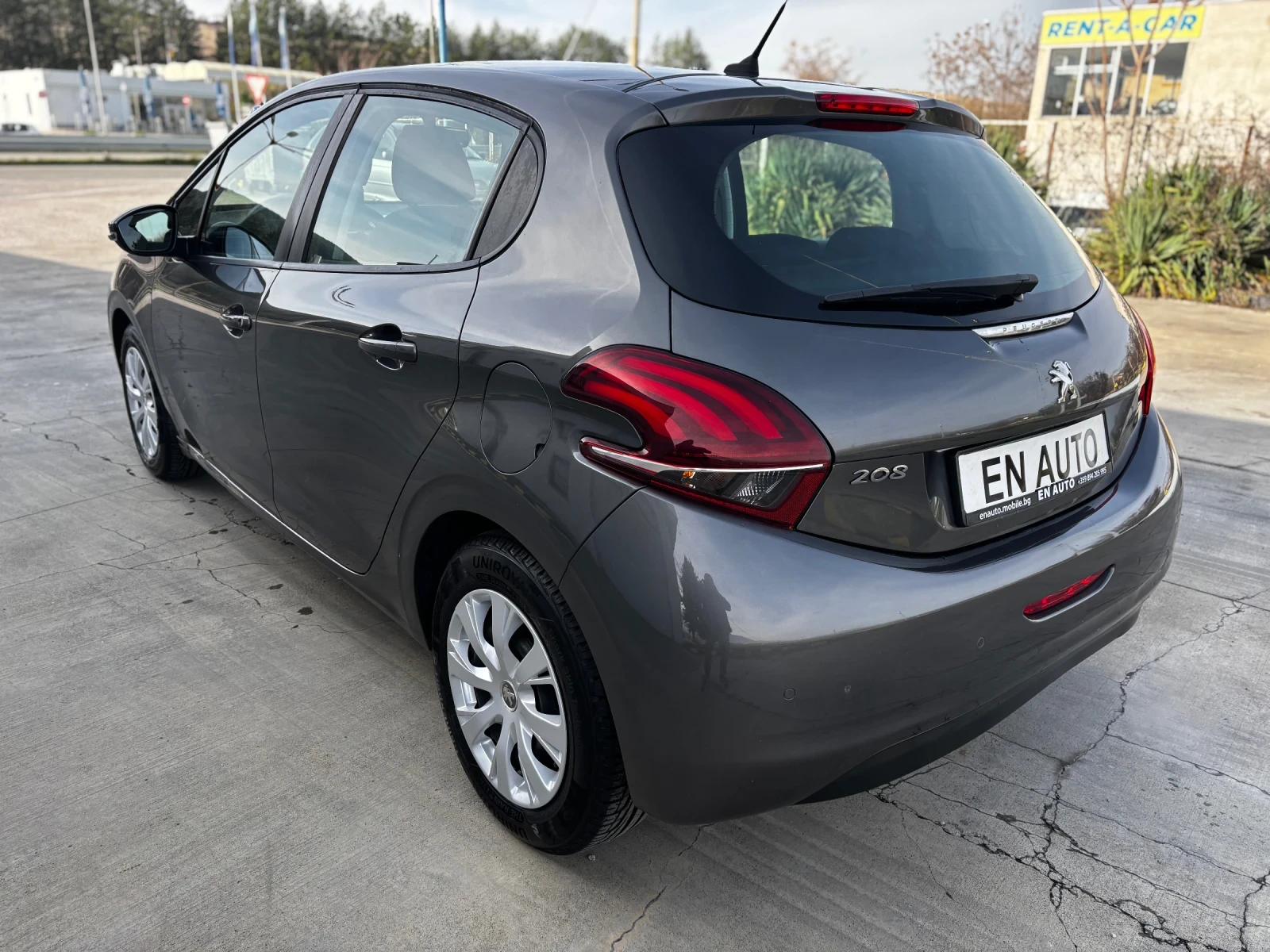 Peugeot 208 1.2 i* 134 000 KM* COC* KTEO* NAVI*  | Mobile.bg   6