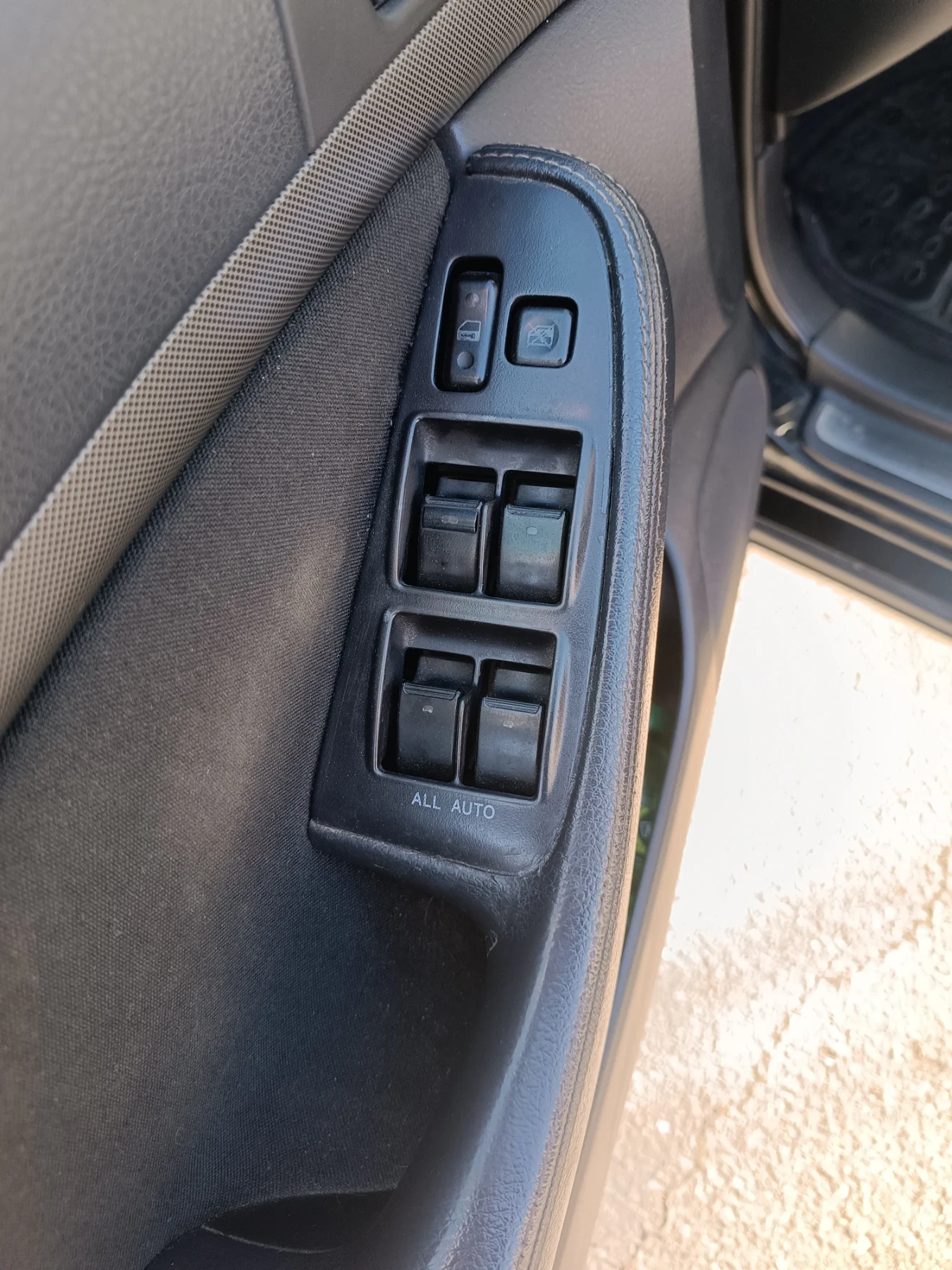 Toyota Avensis T25 - изображение 2