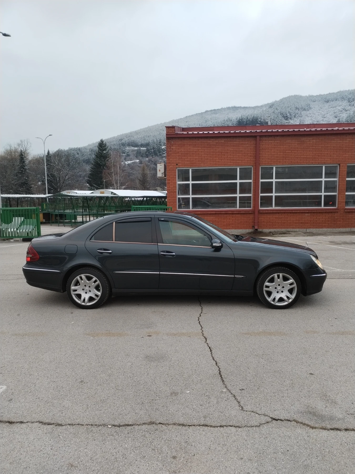 Mercedes-Benz E 220  - изображение 5